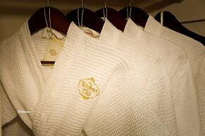 Hong Kong Disneyland Hotel