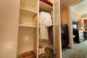 Hong Kong Disneyland Hotel