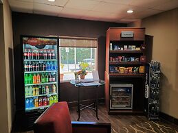 Comfort Suites Forsyth near I-75