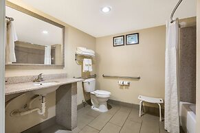 Comfort Suites Forsyth near I-75