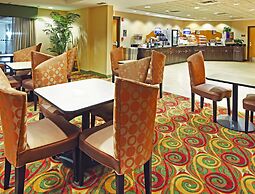 Holiday Inn Express Suites South - Tyler by IHG