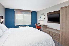 Holiday Inn Express & Suites Buffalo by IHG