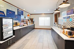 Holiday Inn Express & Suites Buffalo by IHG