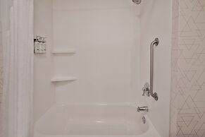 Holiday Inn Express & Suites Buffalo by IHG