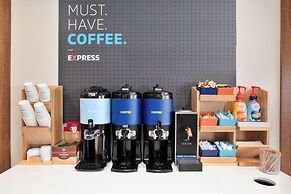 Holiday Inn Express & Suites Buffalo by IHG