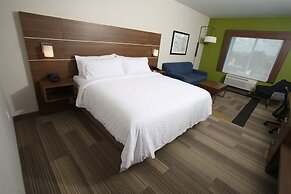 Holiday Inn Express & Suites Airport - Lincoln by IHG