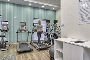 Holiday Inn Express & Suites Airport - Lincoln by IHG