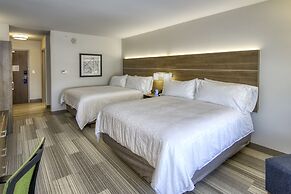 Holiday Inn Express & Suites Airport - Lincoln by IHG