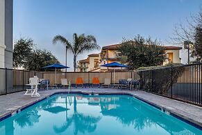 Hampton Inn & Suites Tulare