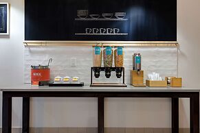 Hampton Inn & Suites Tulare