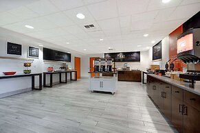 Hampton Inn & Suites Tulare