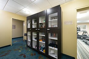 Candlewood Suites Olathe by IHG