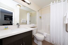 Candlewood Suites Olathe by IHG