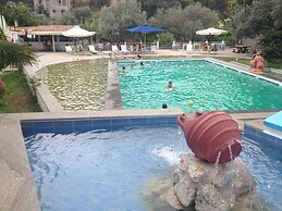 Cascade Holiday Resort