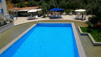 Cascade Holiday Resort