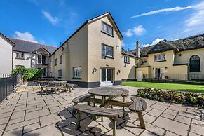 Woodford Bridge Country Club