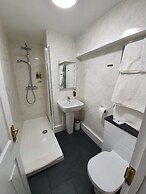 Farnham House Hotel