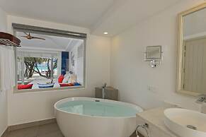 Villa Nautica Paradise Island Resort