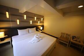 Sunshine Hotel And Residences