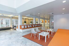 Sunshine Hotel And Residences