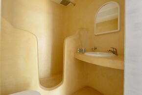Abyssanto Suites & Spa