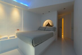 Abyssanto Suites & Spa