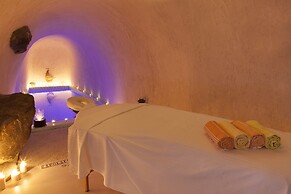 Abyssanto Suites & Spa