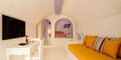 Abyssanto Suites & Spa