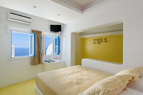 Abyssanto Suites & Spa