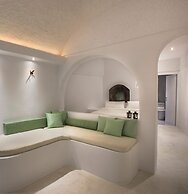 Abyssanto Suites & Spa