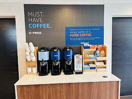 Holiday Inn Express & Suites Salinas by IHG