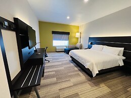 Holiday Inn Express & Suites Salinas by IHG