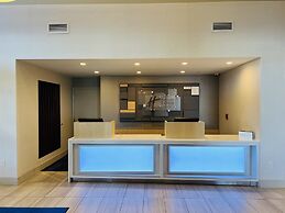 Holiday Inn Express & Suites Salinas by IHG