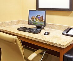 Holiday Inn Express & Suites Salinas by IHG