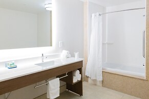 Holiday Inn Express & Suites Lexington NW-The Vineyard by IHG