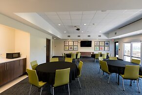 Holiday Inn Express & Suites Lexington NW-The Vineyard by IHG