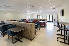 Holiday Inn Express & Suites Lexington NW-The Vineyard by IHG