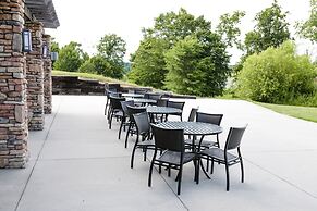 Holiday Inn Express & Suites Lexington NW-The Vineyard by IHG