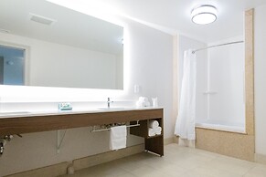 Holiday Inn Express & Suites Lexington NW-The Vineyard by IHG