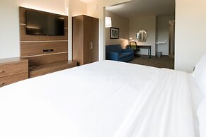 Holiday Inn Express & Suites Lexington NW-The Vineyard by IHG