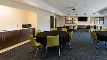 Holiday Inn Express & Suites Lexington NW-The Vineyard by IHG