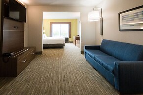 Holiday Inn Express & Suites Lexington NW-The Vineyard by IHG