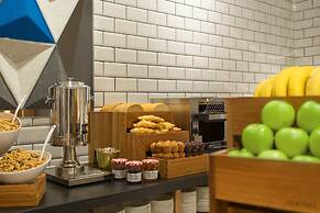 Holiday Inn Express Cheltenham by IHG