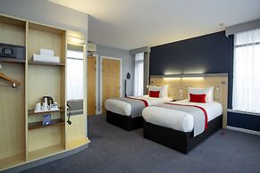 Holiday Inn Express Cheltenham by IHG