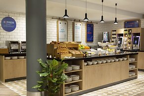 Holiday Inn Express Cheltenham by IHG