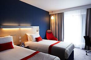 Holiday Inn Express Cheltenham by IHG