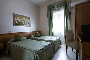 Hotel Adriano