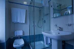 Hotel Adriano