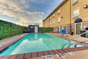 Best Western Plus University Inn & Suites