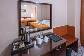 Faros 1 Hotel